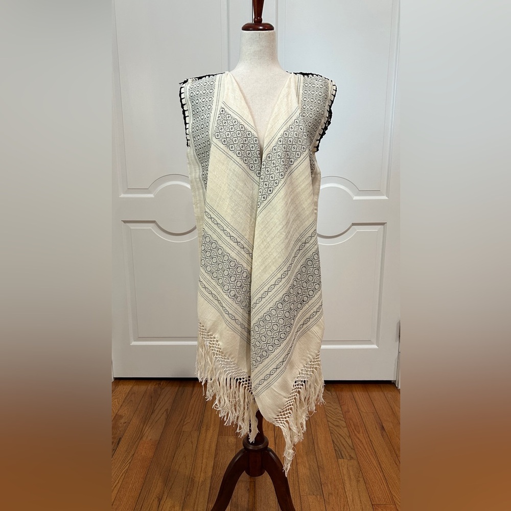 Traditional Mexican rebozo from Oaxaca. Mexican shawl. Fringed open front Vest.